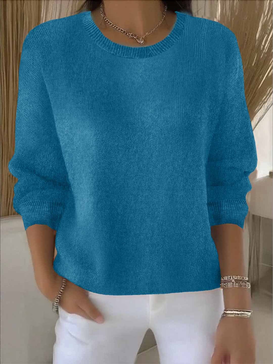Comfortable Knit Sweater for Women with Round Neck Long Sleeve Relaxed Oversized Style