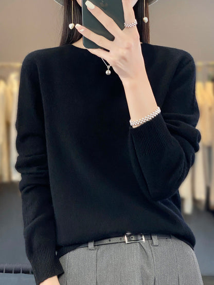 Comfortable Knit Sweater for Women with Round Neck Long Sleeve Relaxed Oversized Style