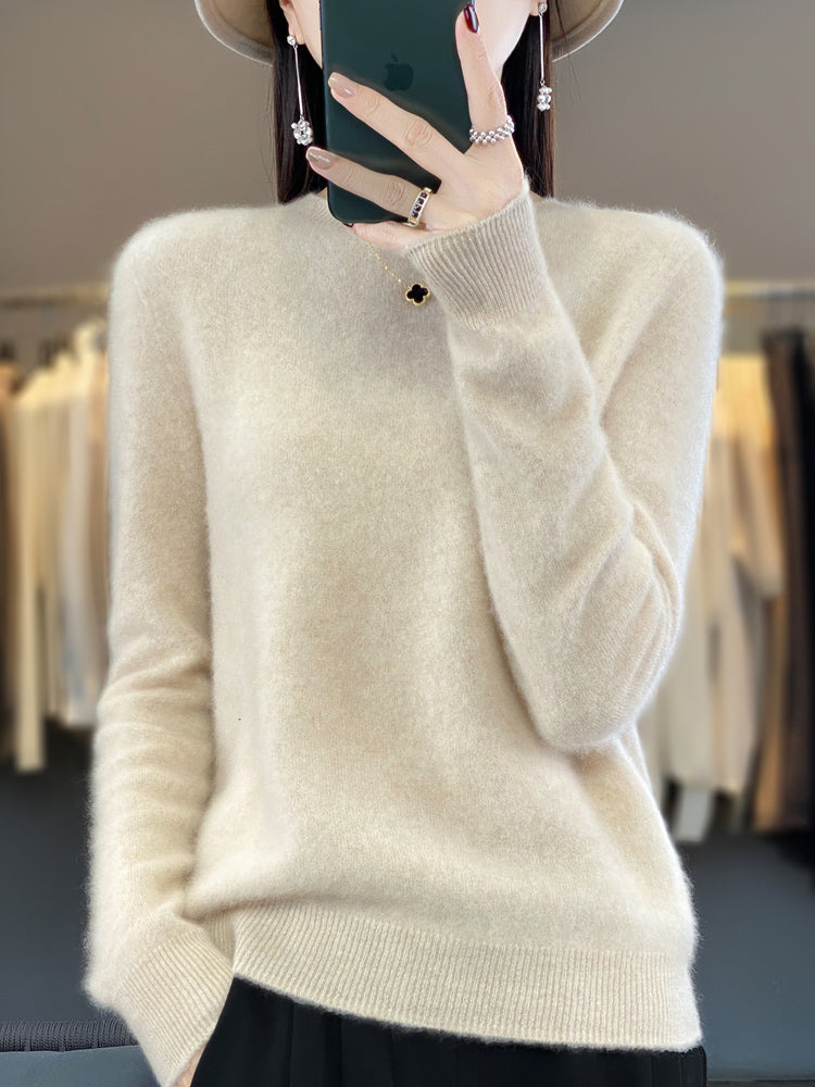 Comfortable Knit Sweater for Women with Round Neck Long Sleeve Relaxed Oversized Style