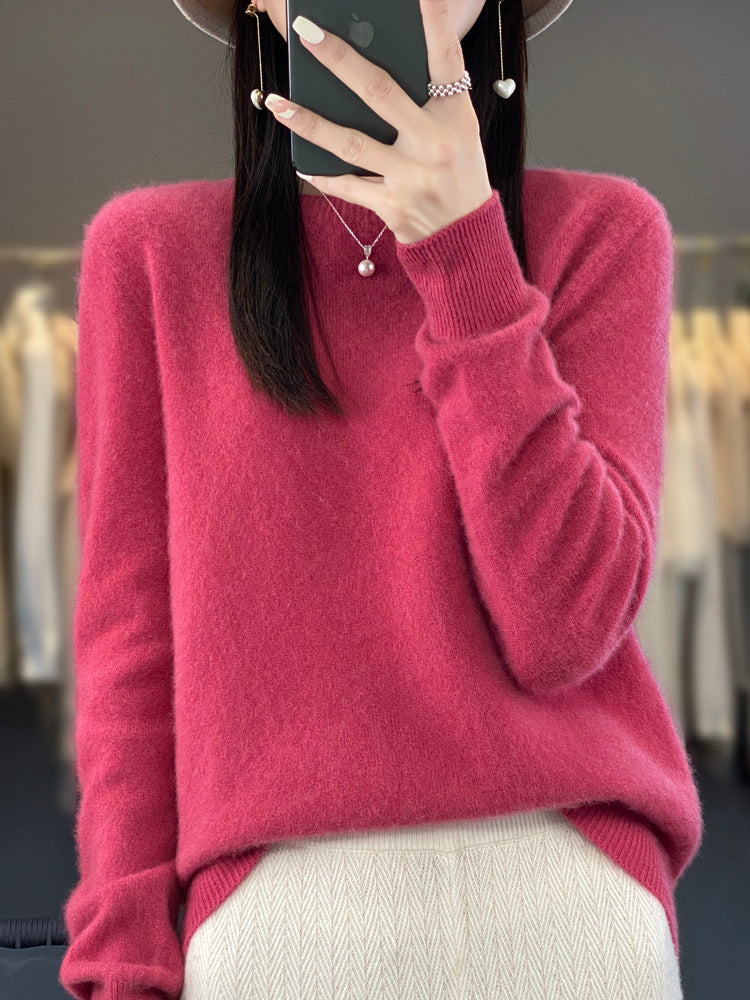 Comfortable Knit Sweater for Women with Round Neck Long Sleeve Relaxed Oversized Style