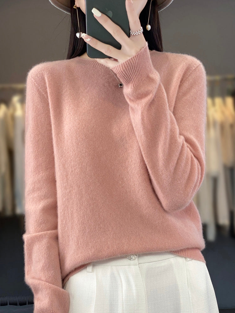 Comfortable Knit Sweater for Women with Round Neck Long Sleeve Relaxed Oversized Style