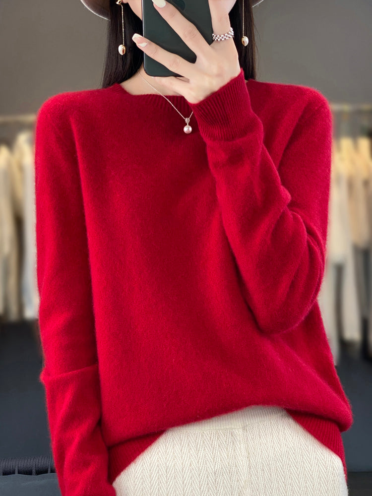 Comfortable Knit Sweater for Women with Round Neck Long Sleeve Relaxed Oversized Style