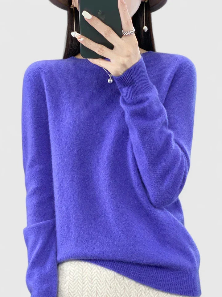 Comfortable Knit Sweater for Women with Round Neck Long Sleeve Relaxed Oversized Style