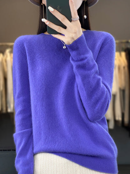 Comfortable Knit Sweater for Women with Round Neck Long Sleeve Relaxed Oversized Style