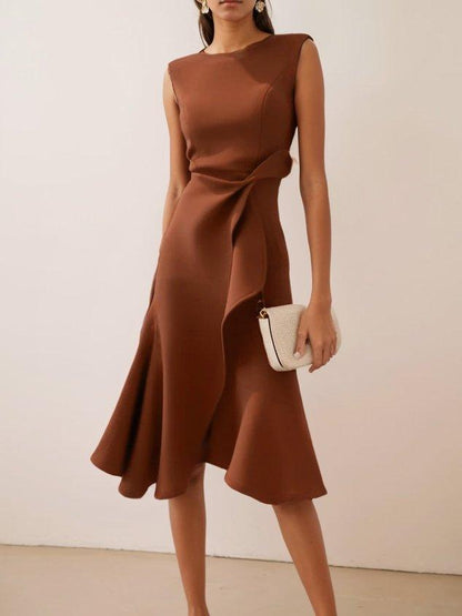 Elegant Draped Sheath Midi Dress for Women with Boat Neck Sleeveless Ruffle Hem Cocktail Style
