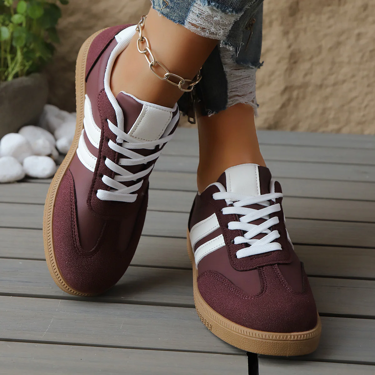 Comfortable Trainers for Women with Contrast Side Stripe Gum Sole Lace Up Retro Sneaker Style