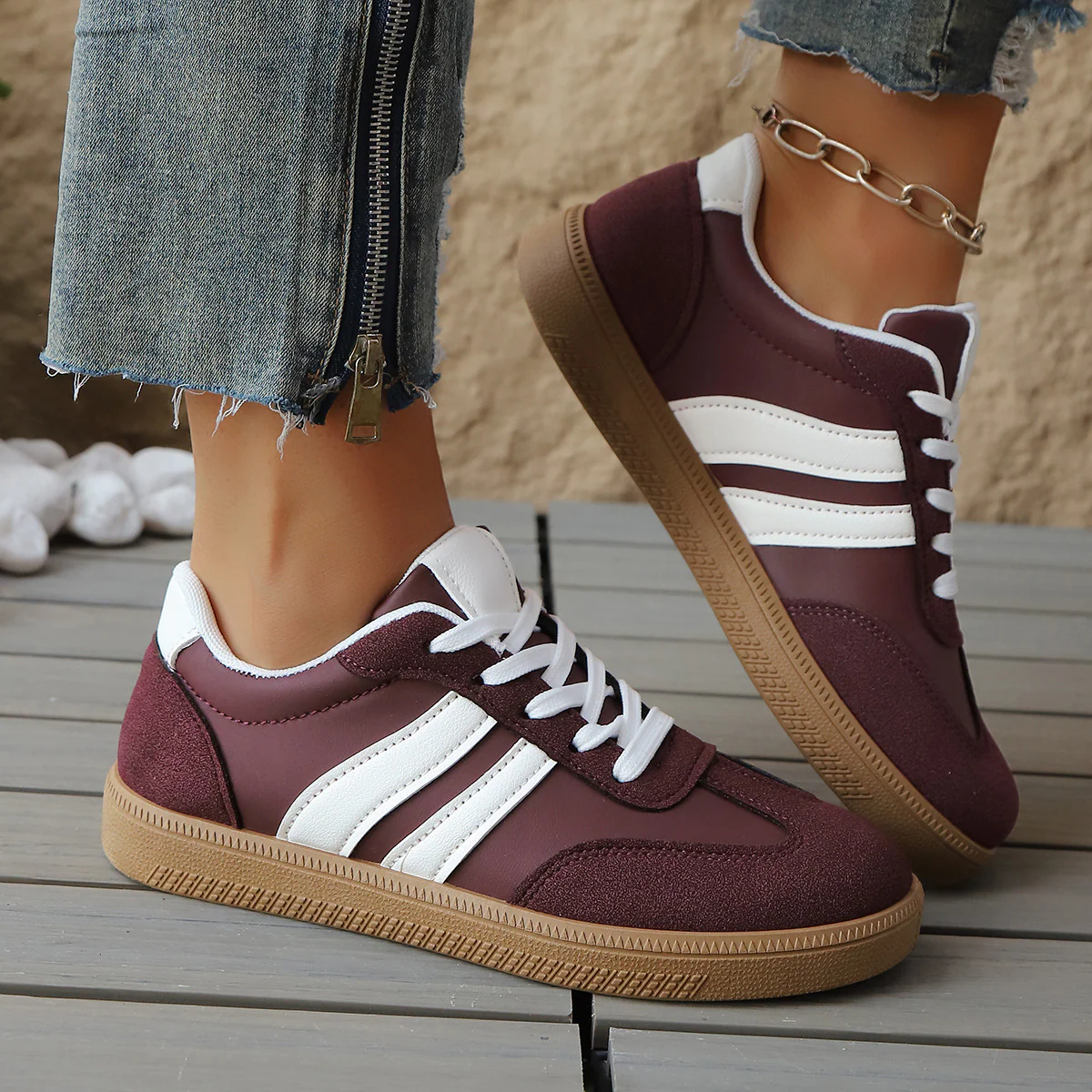 Comfortable Trainers for Women with Contrast Side Stripe Gum Sole Lace Up Retro Sneaker Style